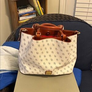 Dooney & Bourke White and Tan Signature Tote